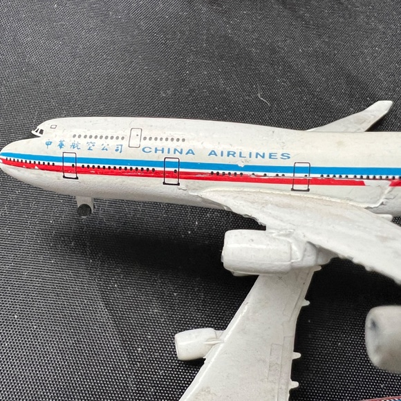 Lot of 7 Metal Die-Cast Planes Pullback Fighter China Airlines Assorted Sizes - Picture 3 of 9